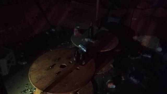 Alkoliklerin mesken tuttuğu baraka alev alev yandı 3