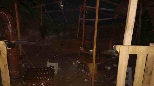 Alkoliklerin mesken tuttuğu baraka alev alev yandı 2