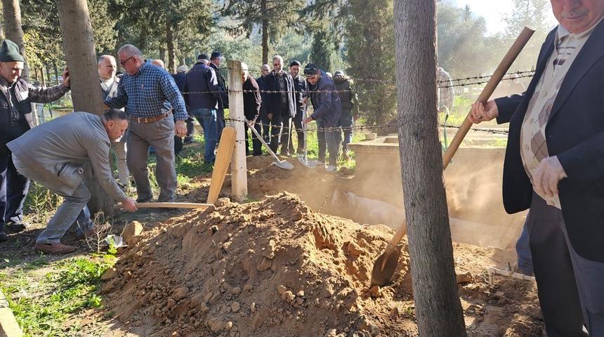 Aydın&rsquo;da minarelerden yarım asır boyunca sesi yankılanan Hafız G&uuml;ng&ouml;r hayatını kaybetti