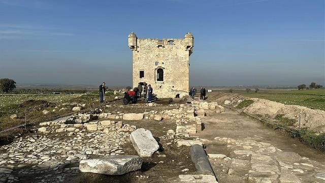 Tarihi k&ouml;şk&uuml;n kalıntıları ortaya &ccedil;ıktı! Osmanlı'dan par&ccedil;alar var
