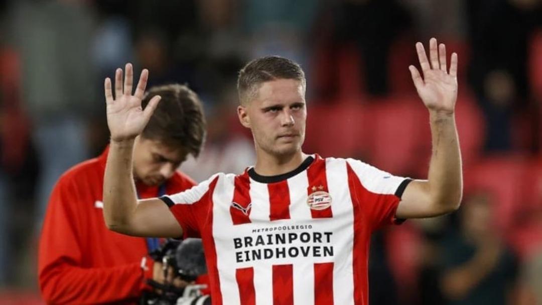 Dünyaca ünlü isim duyurdu! Fenerbahçe ilk transferini bitirdi: Her konuda anlaşıldı 1