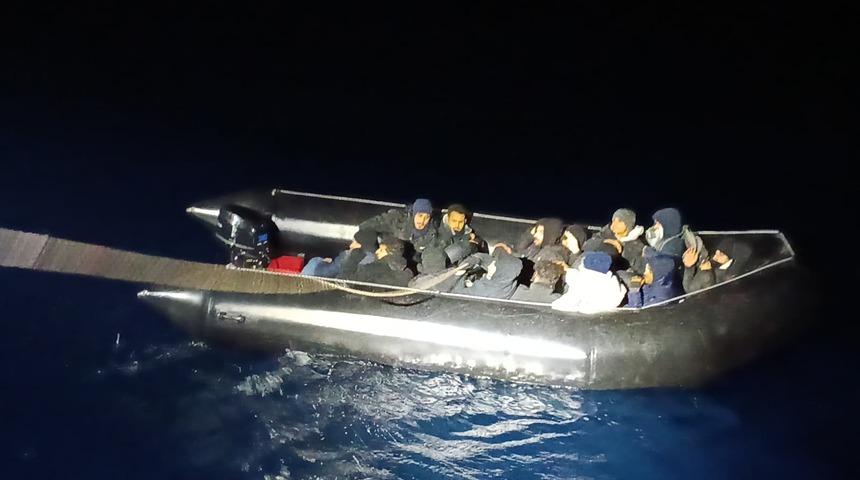 İzmir'de 99 d&uuml;zensiz g&ouml;&ccedil;men yakalandı