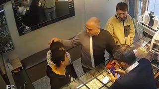 Bağcılar'da iki çocuk 1 milyon 300 bin liralık altını sahibine teslim etti!