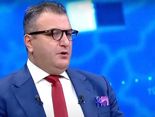 Cem K&uuml;&ccedil;&uuml;k'ten &ccedil;arpıcı iddia: &ldquo;Sırada &ouml;nemli ve b&uuml;y&uuml;k bir isim daha var...&rdquo;
