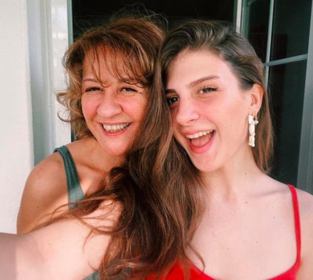 Taşacak Bu Deniz e savcı Feride geldi! Naz &Ccedil;ağla Irmak ka&ccedil; yaşında? Annesi de &ccedil;ok &uuml;nl&uuml; 2