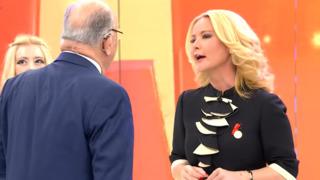 Rahmi Özkan Müge Anlı'ya yaş gününde altın taktı! Müge Anlı kaç yaşında?