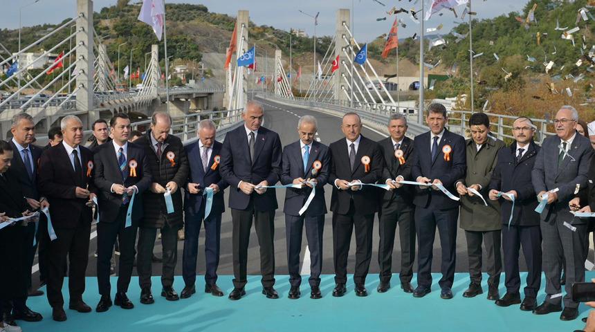 Alanya&rsquo;da dev a&ccedil;ılış! Doğu &Ccedil;evre Yolu ve Demirtaş Kavşağı hizmete girdi