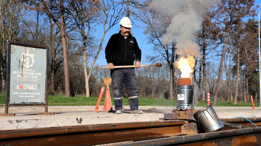 Kartepe Tramvay Hattı&rsquo;nda raylar kaynak ile birleşiyor