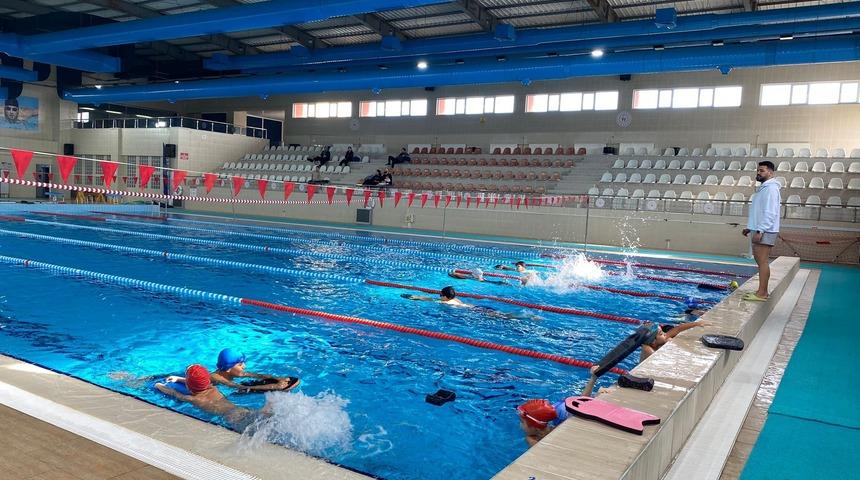 Aydın&rsquo;da y&uuml;zme bilmeyen kalmıyor