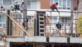 İş g&uuml;venliği yok sayıldı: İki inşaatta riskli &ccedil;alışma