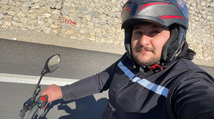 İddia uğruna yola &ccedil;ıktı, motosikleti ile bin kilometreyi aştı