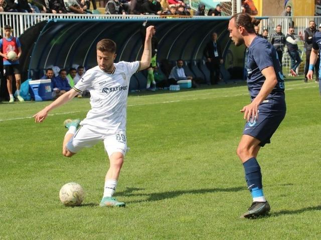 Silahlı kavgaya karışmıştı! Futbolcu 3 g&uuml;nl&uuml;k yaşam m&uuml;cadelesini kaybetti