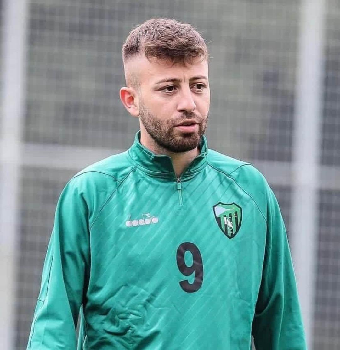 Silahlı kavgaya karışmıştı! Futbolcu 3 günlük yaşam mücadelesini kaybetti 1