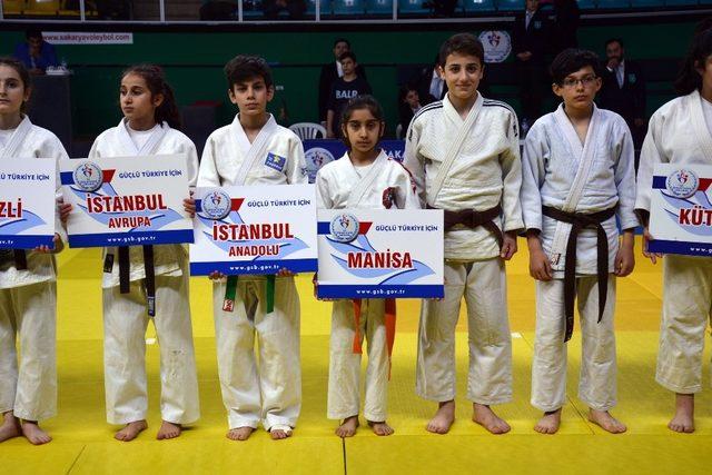 Manisa Büyükşehir Belediyespor judoda madalyaları topladı