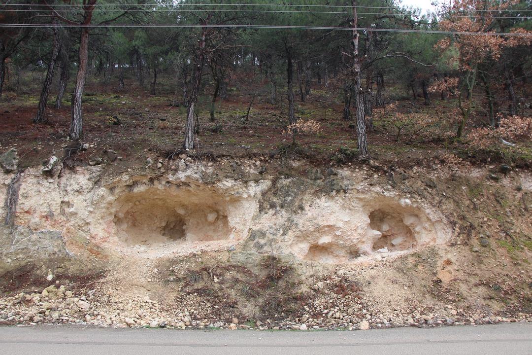 Ferhat diyarı Amasya da şaşırtan olay: Pekmez için dağı deldiler 1