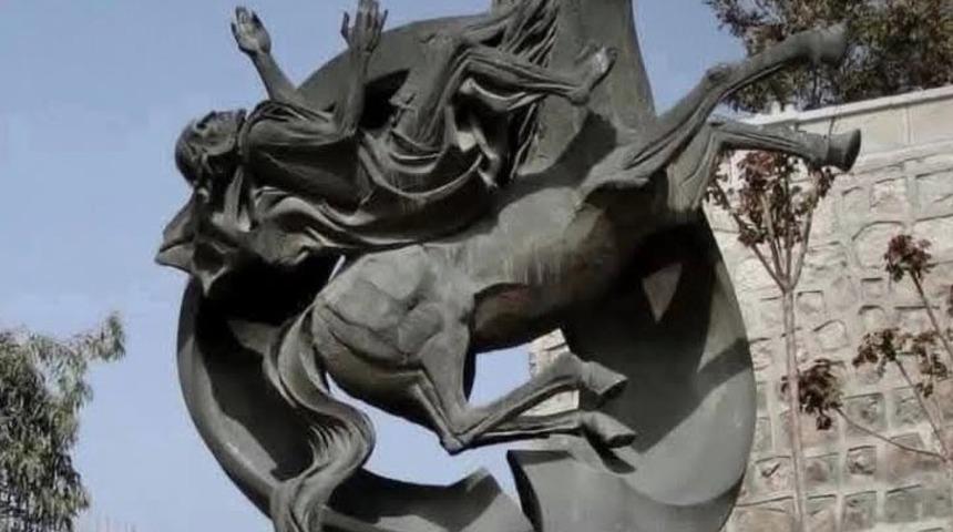 Suriye&rsquo;de Papa&rsquo;nın hediye ettiği Aziz Paul heykeli &ccedil;alındı