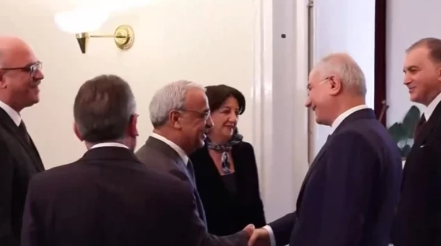 DEM Parti İmralı heyeti, AK Parti Grubu'nu ziyaret etti!  Masadaki konu Ter&ouml;rs&uuml;z T&uuml;rkiye