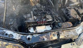 Kars'ta seyir halindeki otomobil alev aldı