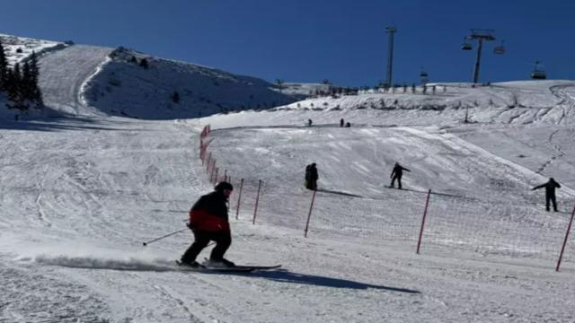 Hakkari'deki Mergabütan Kayak Merkezi'nde sezon açıldı
