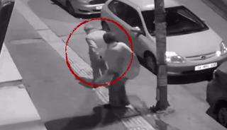 Yaşlı adamı &ouml;ld&uuml;resiye d&ouml;vd&uuml;, kanlar i&ccedil;inde bıraktı!