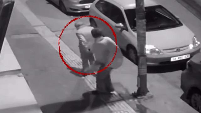 Esenyurt'ta genç kadın, yaşlı adamı öldüresiye dövdü, kanlar içinde bıraktı!