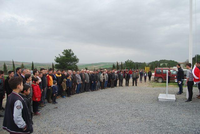 Dev Türk bayrağını göndere çektiler