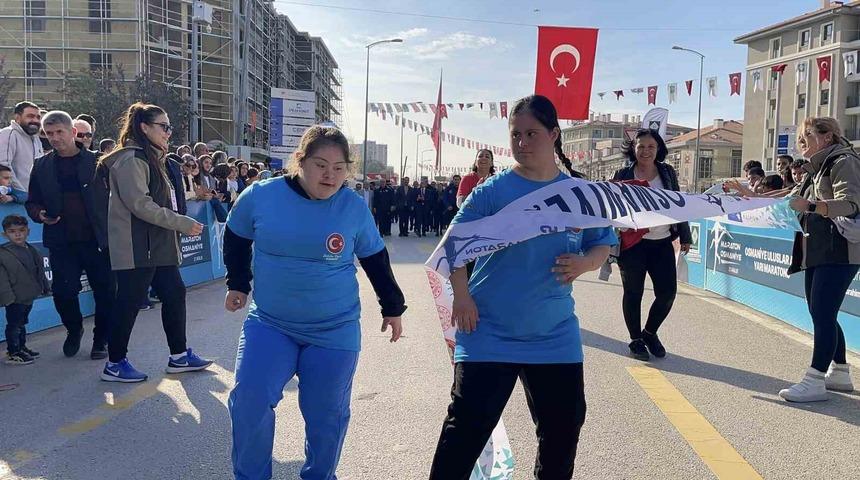 Osmaniye&rsquo;de kaybedeni olmayan maraton d&uuml;zenlendi