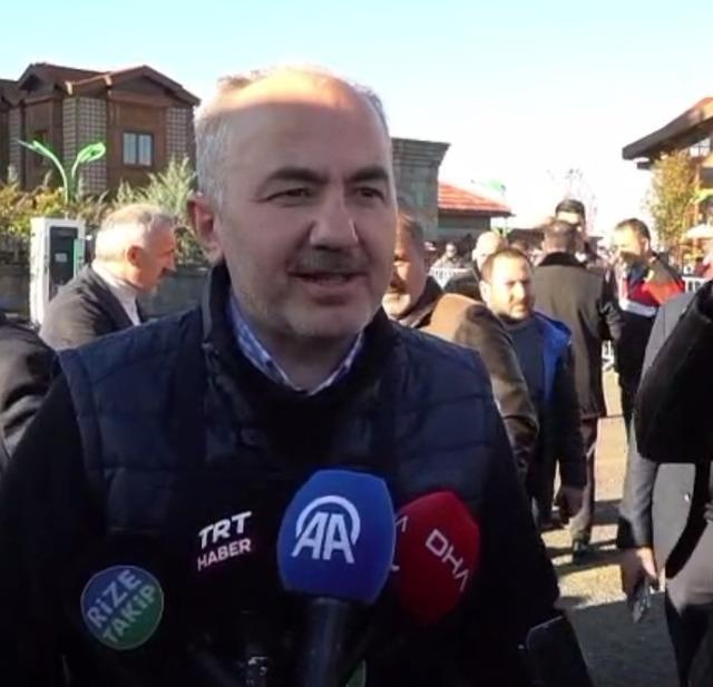 Festivalde 2 saatte 2 ton hamsi t&uuml;ketildi 2