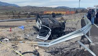 Karşı şerdi ge&ccedil;erek takla atan otomobilde 1 kişi hayatını kaybetti