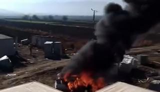 Elazığ&rsquo;da park halindeki ara&ccedil; alev alev yandı