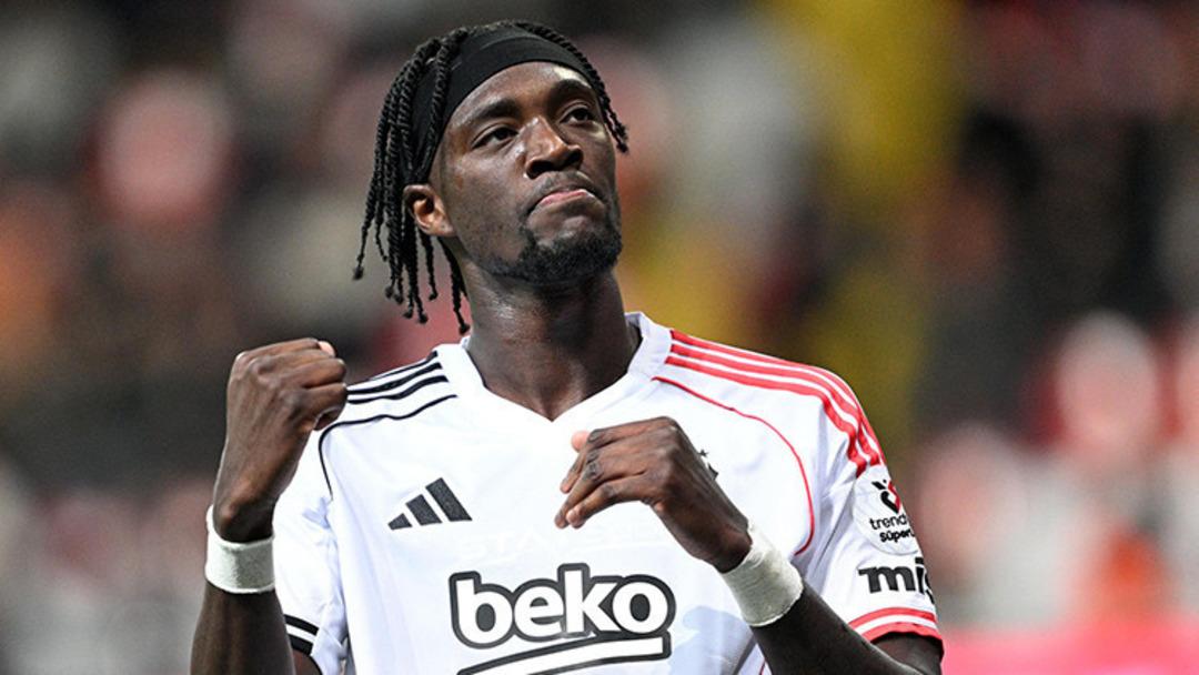 Beşiktaş a derbi &ouml;ncesi k&ouml;t&uuml; haber! Yıldız isim ma&ccedil;a devam edemedi 1