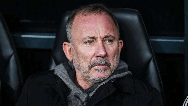 Beşiktaş'a derbi öncesi kötü haber! Yıldız isim maça devam edemedi