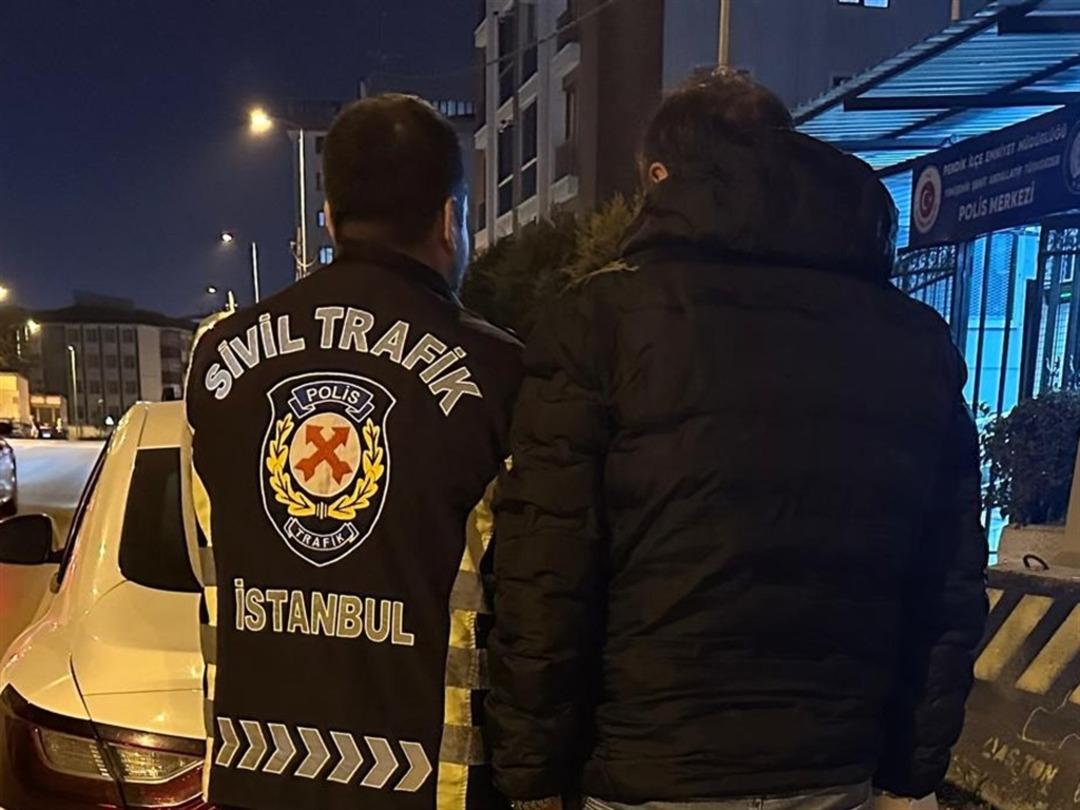 Pendik’te trafiği tehlikeye atan sürücülere ceza 3