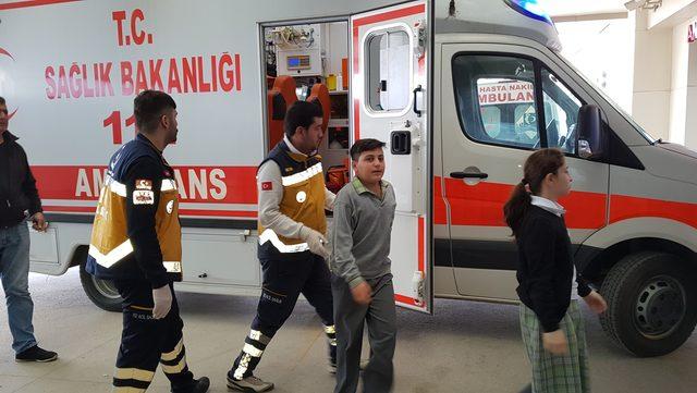 Vücutlarında kaşıntı ve kabarcık oluşan 13 öğrenci, hastaneye kaldırıldı