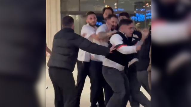 Yer: İstanbul! Maltepe'de AVM'de kavga