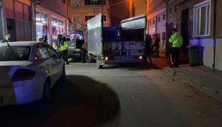 Kamyonet ile 3 araca &ccedil;arptı, 2.49 promil alkoll&uuml; &ccedil;ıktı