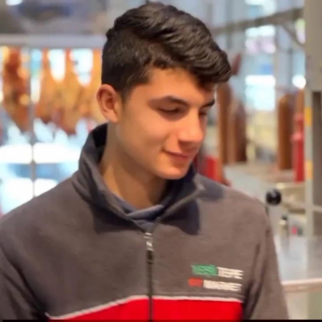 Mezarlıkta bir ara&ccedil;ta iki gencin cansız bedeni bulundu! 4