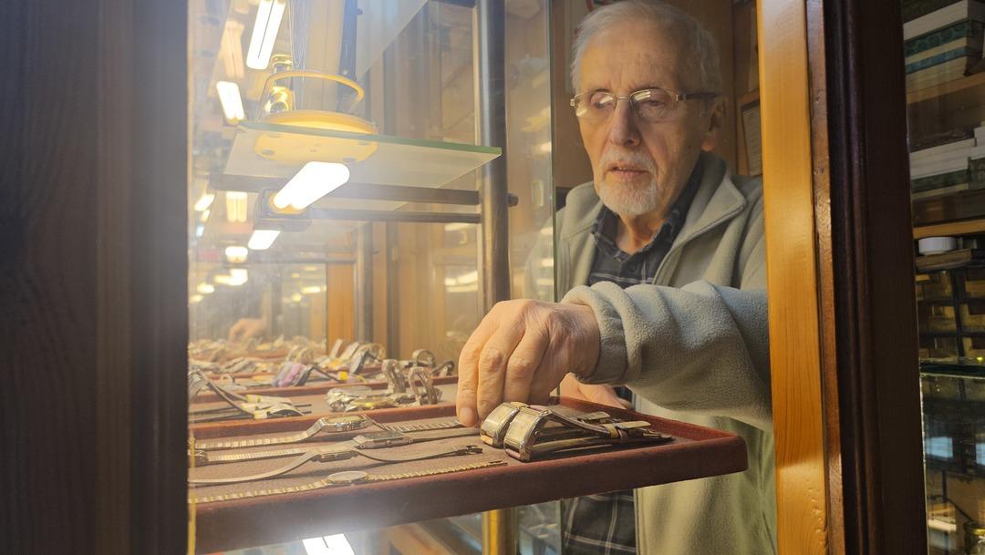 5 m2 lik dükkanda yapıyor Bir tezgah yetiyor, iyi bir meslek 7