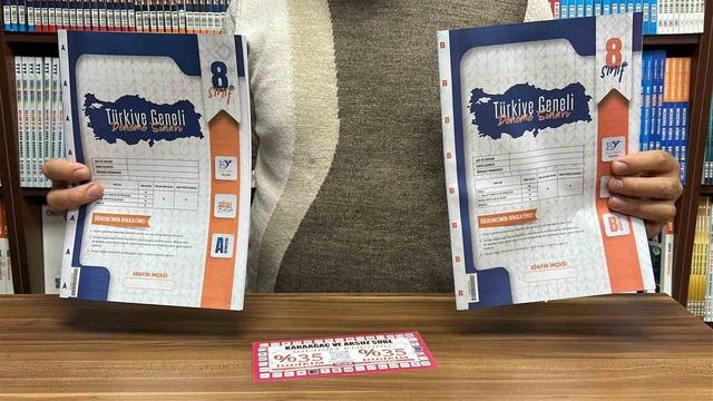 Hatay&rsquo;da depremzede &ouml;ğrencilere 8 bin &uuml;cretsiz deneme kitap&ccedil;ığı dağıtıldı 1