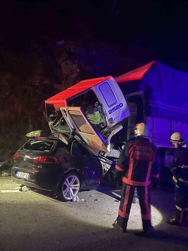 Giresun&rsquo;da trafik kazası: 3 &ouml;l&uuml;, 1 yaralı 2