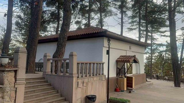 Emir Karatekin bey&rsquo;in kabri b&uuml;y&uuml;k ilgi g&ouml;r&uuml;yor 5