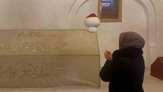 Emir Karatekin bey’in kabri büyük ilgi görüyor