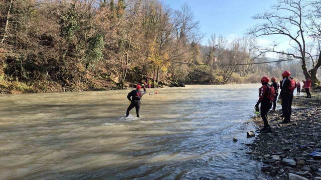 D&uuml;zce melen &ccedil;ayı nda arama kurtarma tatbikatı 4