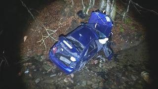 Bursa'da otomobil takla atıp uçuruma yuvarlandı: 3 yaralı