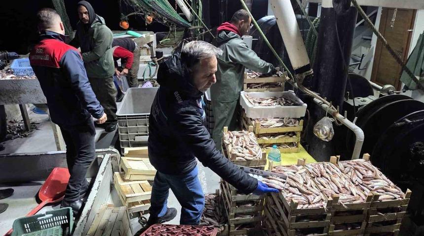 İğneada Balık&ccedil;ı Barınağı&rsquo;nda su &uuml;r&uuml;nleri denetimi