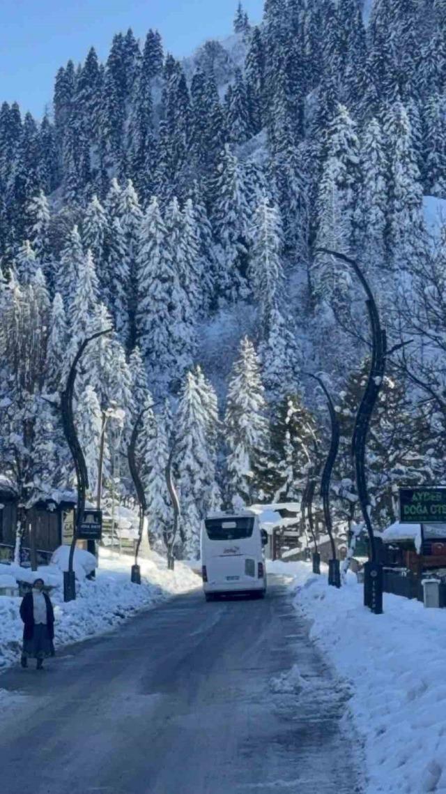 Rize&rsquo;de zirvelerde &lsquo;karlı g&uuml;neş&rsquo; g&uuml;zelliği 1