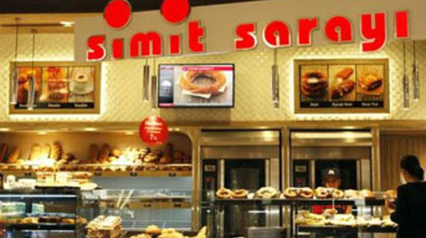 Ünlü futbolcu Simit Sarayı ile anlaştı!