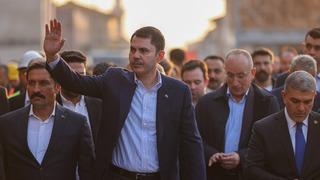 Bakan Kurum Hatay'daki son hazırlıkları inceledi: İşçiler çaya davet etti, şantiye şefi teşekkür etti