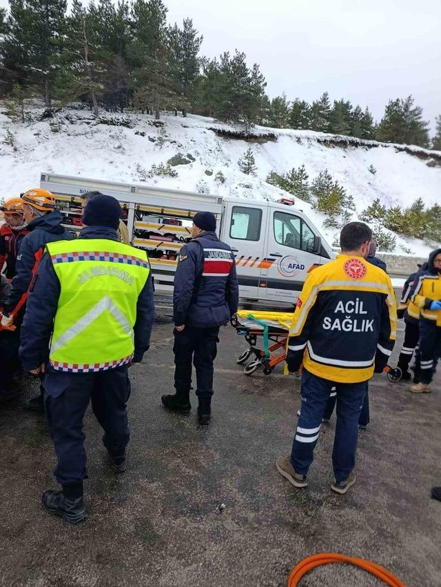 Tokat&rsquo;ta kamyonet ile tır &ccedil;arpıştı: 1 &ouml;l&uuml;, 2 yaralı 1