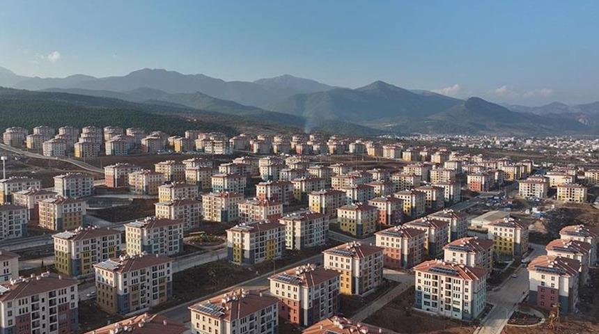 Asrın felaketinde ailesini kaybetmişti! Deprem b&ouml;lgesinin en k&uuml;&ccedil;&uuml;k hak sahibi yeni yuvasında